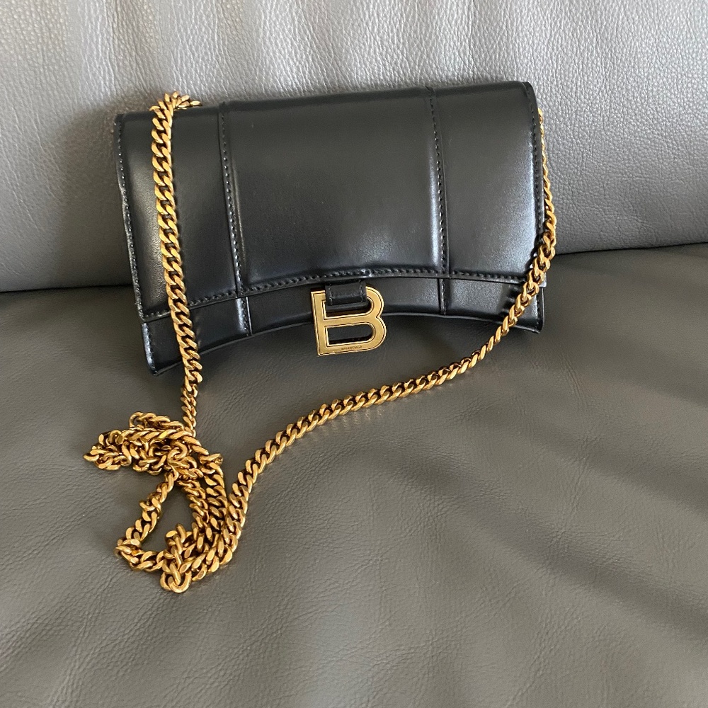 ❌SOLD❌ Balenciaga Hourglass Wallet on Chain